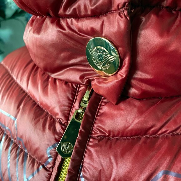 SUPER RARE! Wonder Woman Down Puffer Jacket - M - Picture 7 of 10